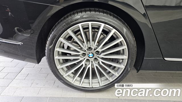 BMW 7 Series (G11) 740i Design Pure Excellence 2021 — фото 5