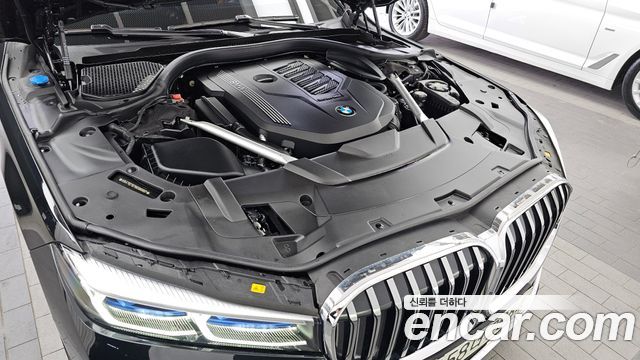 BMW 7 Series (G11) 740i Design Pure Excellence 2021 — фото 6