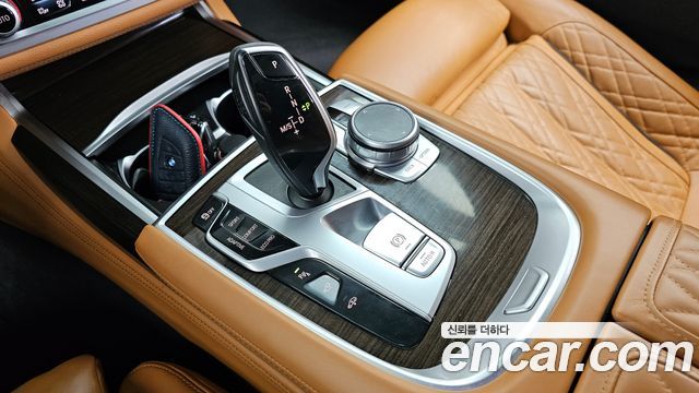 BMW 7 Series (G11) 740i Design Pure Excellence 2021 — фото 9