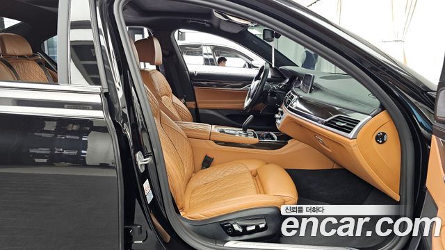 BMW 7 Series (G11) 740i Design Pure Excellence 2021 — фото 11