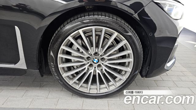 BMW 7 Series (G11) 740i Design Pure Excellence 2021 — фото 21