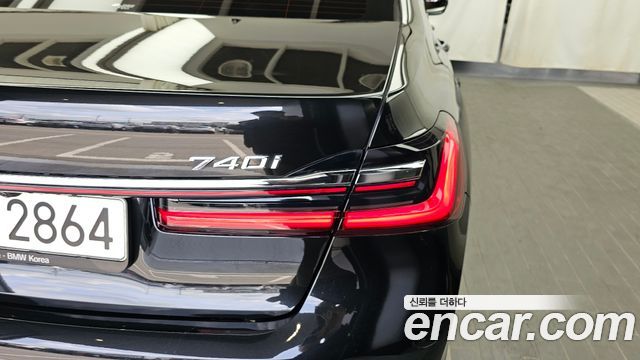 BMW 7 Series (G11) 740i Design Pure Excellence 2021 — фото 23