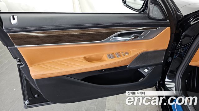 BMW 7 Series (G11) 740i Design Pure Excellence 2021 — фото 24