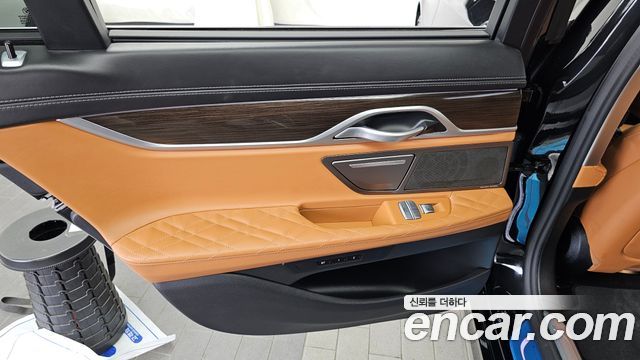 BMW 7 Series (G11) 740i Design Pure Excellence 2021 — фото 25