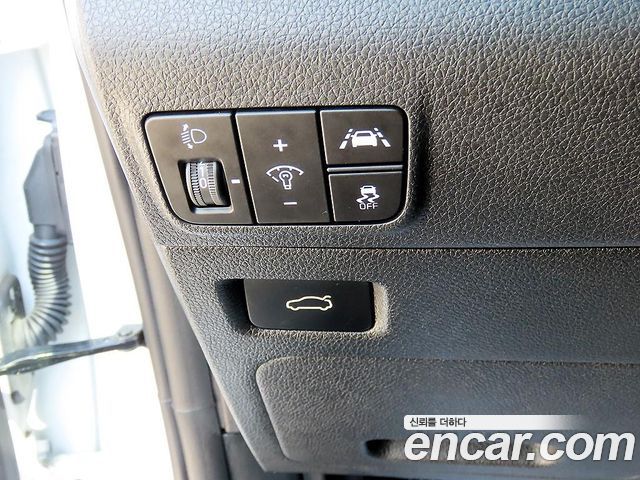 Kia K5 (III) 2.0 Prestige 2022 — фото 16