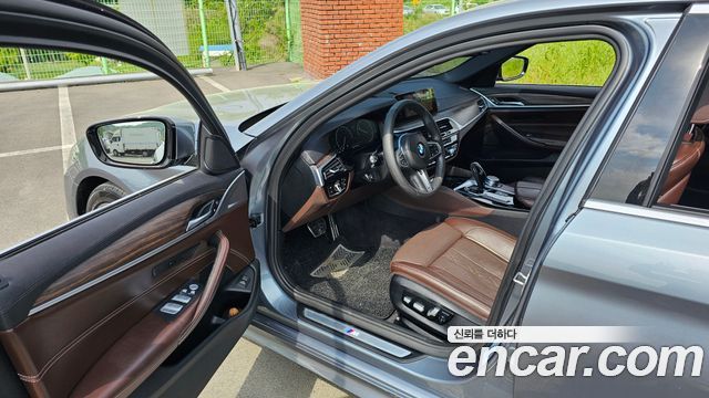 BMW 5 Series (G30) 520d xDrive M Sport Package Plus 2019 — фото 10