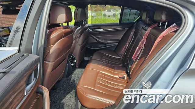 BMW 5 Series (G30) 520d xDrive M Sport Package Plus 2019 — фото 12