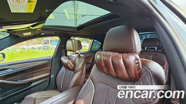 BMW 5 Series (G30) 520d xDrive M Sport Package Plus 2019 — фото 18