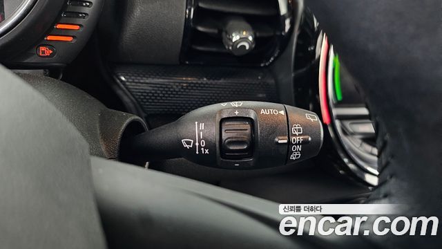 MINI Cooper D Clubman High 2nd 2018 — фото 17