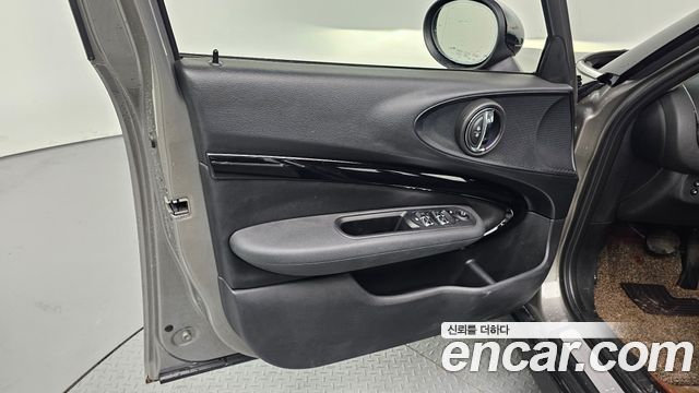 MINI Cooper D Clubman High 2nd 2018 — фото 24