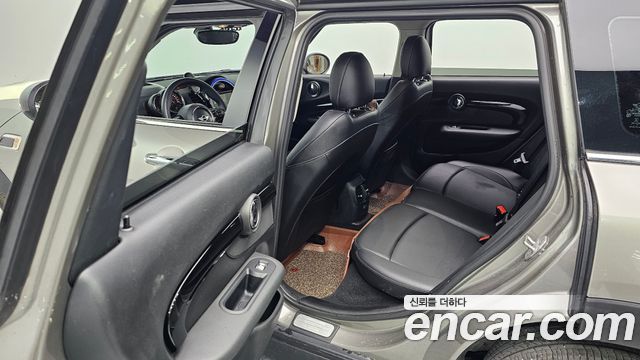MINI Cooper D Clubman High 2nd 2018 — фото 27