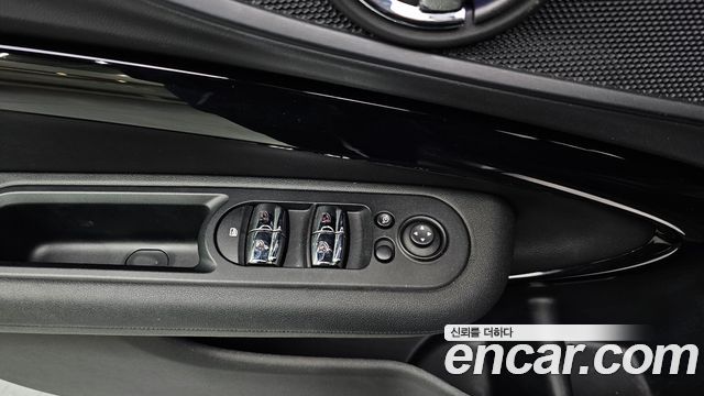 MINI Cooper D Clubman High 2nd 2018 — фото 28