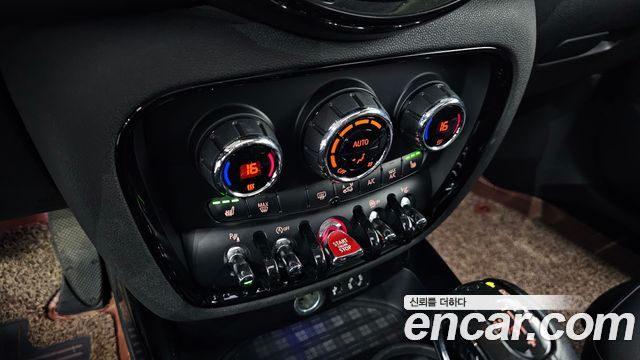 MINI Cooper D Clubman High 2nd 2018 — фото 31