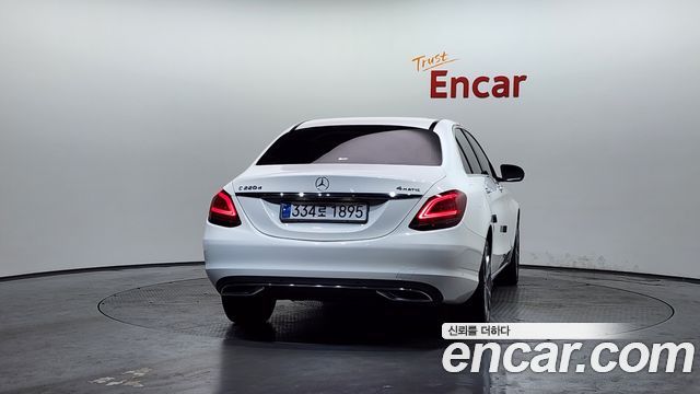 Mercedes-Benz C-Class (W205) C220 d 4MATIC 2020 — фото 4