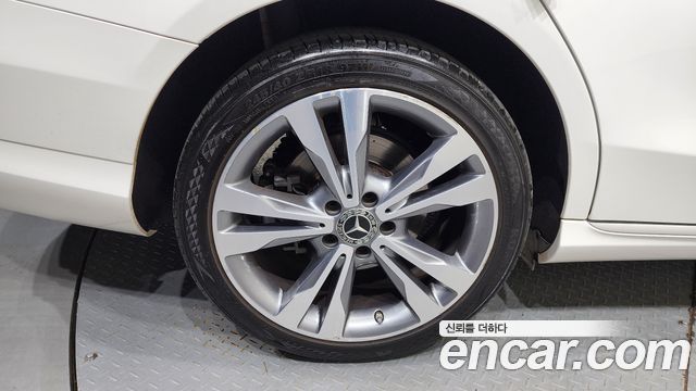 Mercedes-Benz C-Class (W205) C220 d 4MATIC 2020 — фото 5