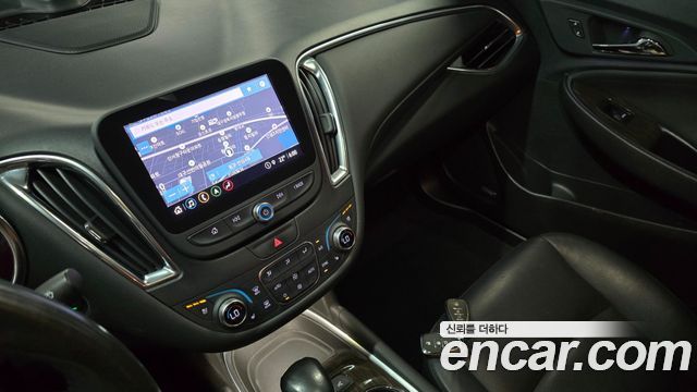 Chevrolet Malibu 2.0 Turbo Redline 2022 — фото 19