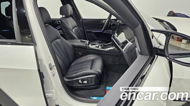 BMW X7 (G07) M60i xDrive M sport 6STR 2024 — фото 10