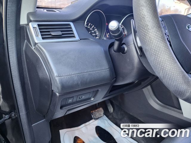 Land Rover Discovery Sport 2.0 TD4 HSE Luxury 2016 — фото 18