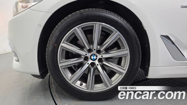 BMW 5 Series (G30) 520i Luxury 2018 — фото 5