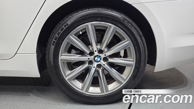 BMW 5 Series (G30) 520i Luxury 2018 — фото 27