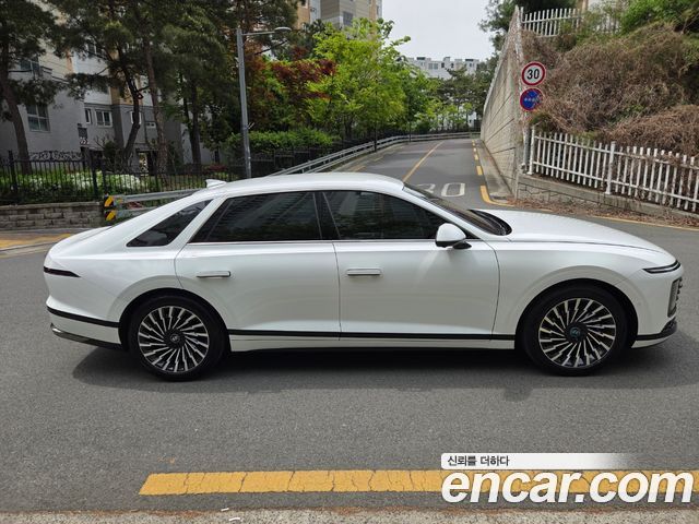 Hyundai Grandeur (GN7) 2,5 Gasoline 2WD Calligraphy 2025 — фото 3