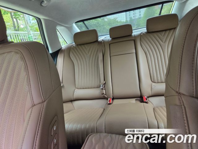 Hyundai Grandeur (GN7) 2,5 Gasoline 2WD Calligraphy 2025 — фото 20