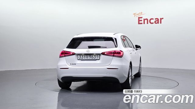 Mercedes-Benz A-Class (W177) A220 Hatchback 2019 — фото 4