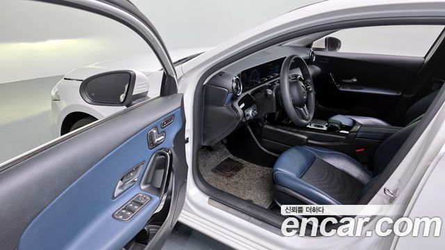 Mercedes-Benz A-Class (W177) A220 Hatchback 2019 — фото 10