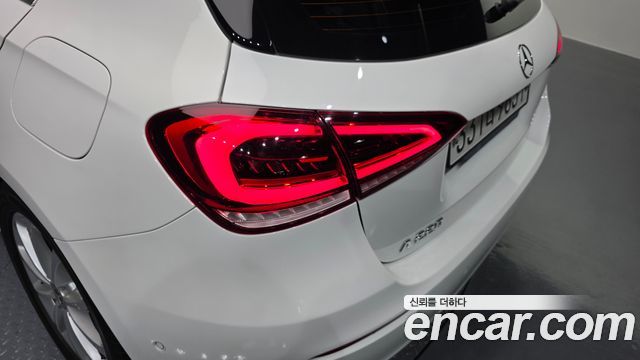 Mercedes-Benz A-Class (W177) A220 Hatchback 2019 — фото 23
