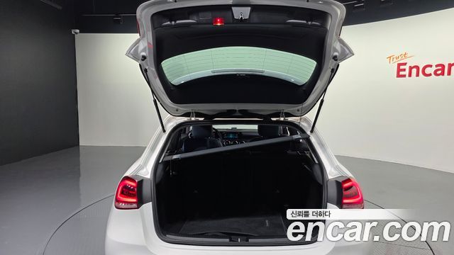 Mercedes-Benz A-Class (W177) A220 Hatchback 2019 — фото 32