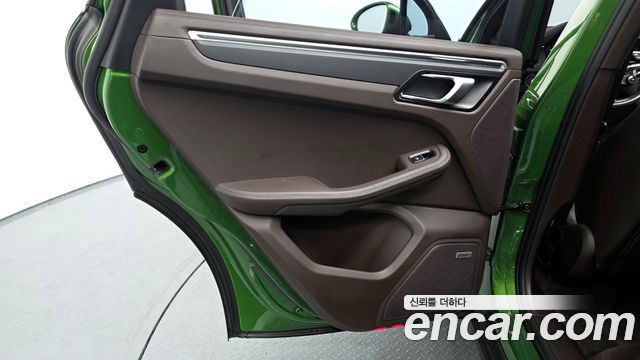 Porsche Macan 2.0 95B 2021 — фото 25