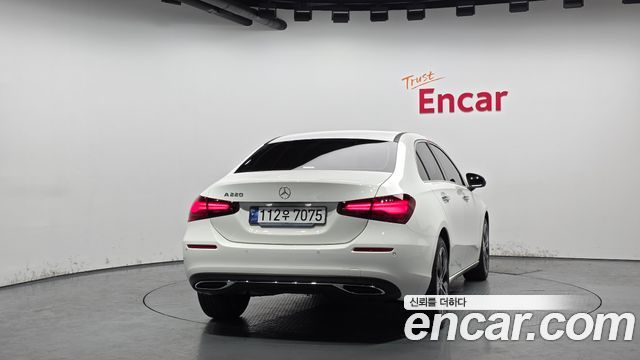 Mercedes-Benz A-Class (W177) A220 Sedan 2024 — фото 4