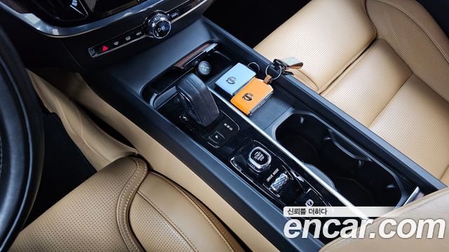 Volvo V60 Cross Country (II) B5 Pro AWD 2021 — фото 9
