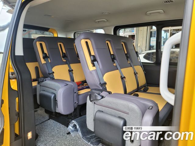 Hyundai Staria L3.5  Kinder Safety Car 15-Seater 2025 — фото 15