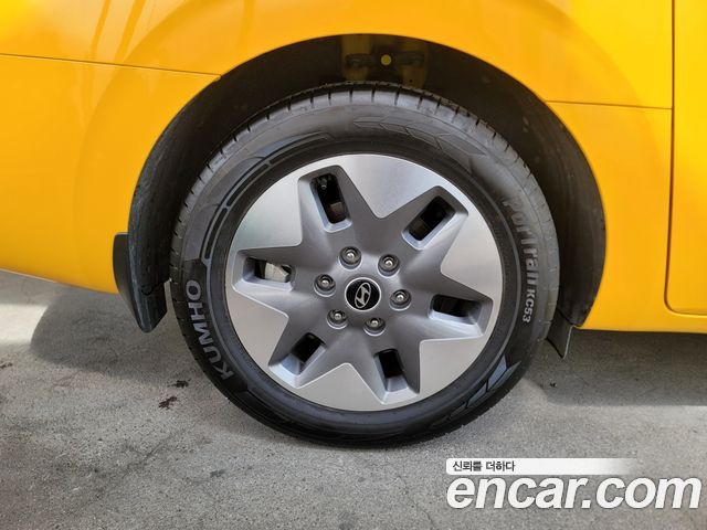 Hyundai Staria L3.5  Kinder Safety Car 15-Seater 2025 — фото 18