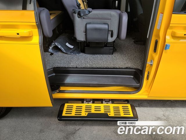 Hyundai Staria L3.5  Kinder Safety Car 15-Seater 2025 — фото 23