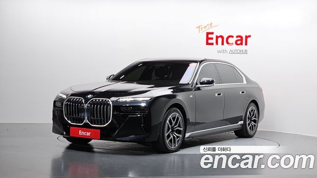BMW 7 Series (G70) 740i xDrive M Sport 2025 — фото 1