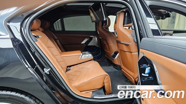 BMW 7 Series (G70) 740i xDrive M Sport 2025 — фото 15