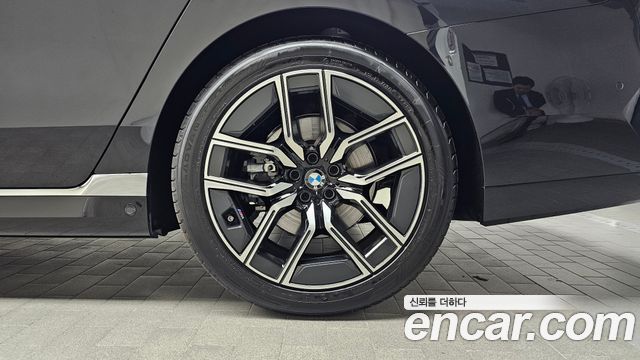 BMW 7 Series (G70) 740i xDrive M Sport 2025 — фото 27