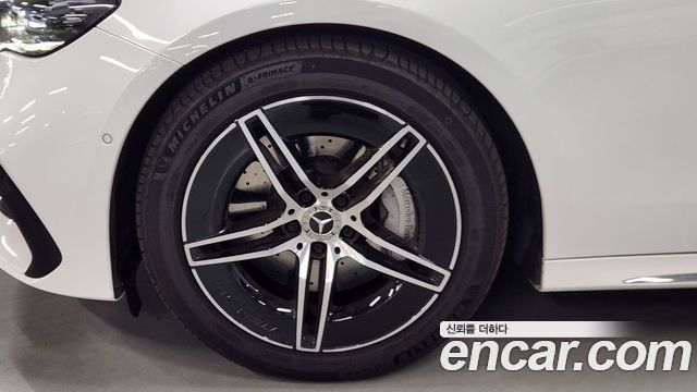 Mercedes-Benz E-Class (W214) E300 4MATIC AMG Line 2025 — фото 5