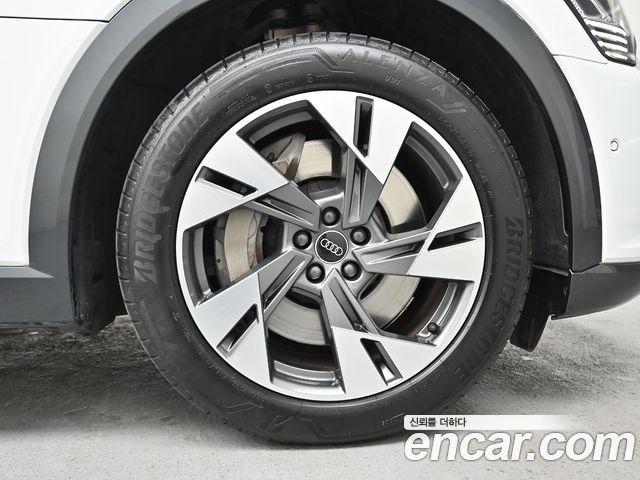 Audi Q8 e-tron (GE) 55 Quattro Sportback 2024 — фото 5
