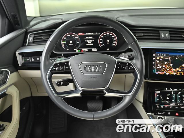 Audi Q8 e-tron (GE) 55 Quattro Sportback 2024 — фото 17