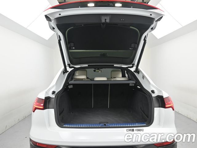 Audi Q8 e-tron (GE) 55 Quattro Sportback 2024 — фото 24