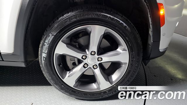 Jeep Grand Cherokee (WL) 3.6 Limited 2023 — фото 21