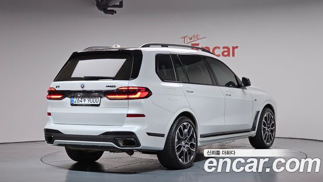 BMW X7 (G07) xDrive 40i M Sport 7STR 2025 — фото 2