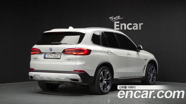 BMW X5 (G05) xDrive 45e xLine 2022 — фото 2