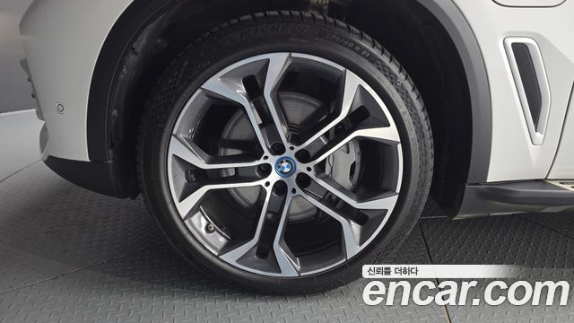 BMW X5 (G05) xDrive 45e xLine 2022 — фото 5