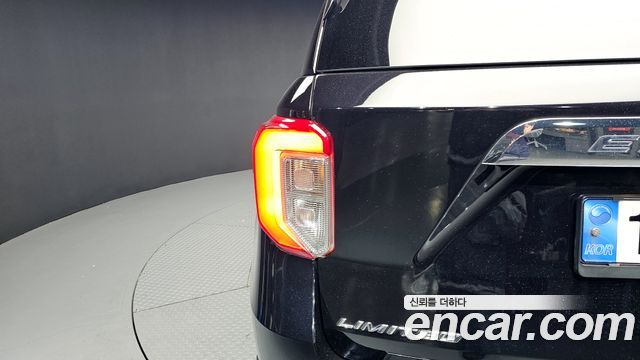 Ford Explorer (VI) 2.3 LimIted 4WD 2020 — фото 23