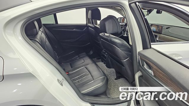 BMW 5 Series (G30) 530i Luxury Plus 2018 — фото 12