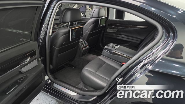 BMW 7 Series (F01) 750Li xDrive 2013 — фото 11